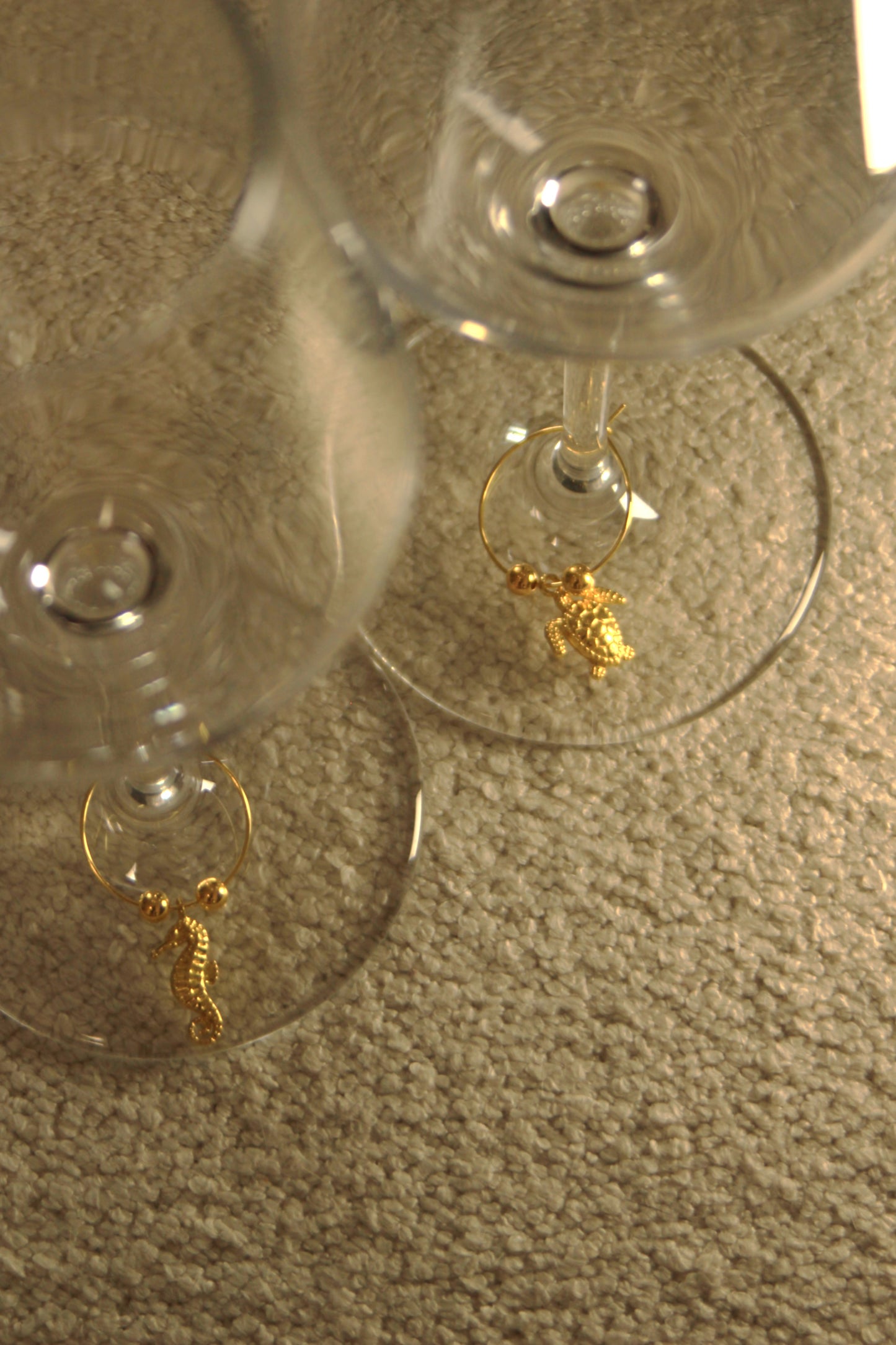 The Golden Reef Wine Charm Set