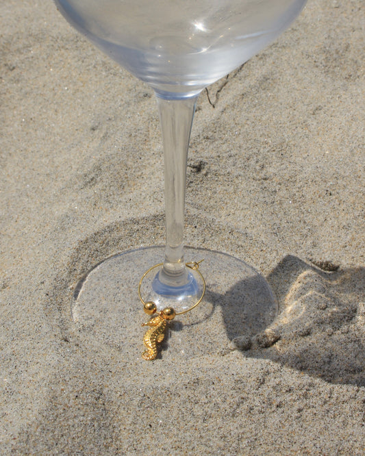 The Golden Reef Wine Charm Set